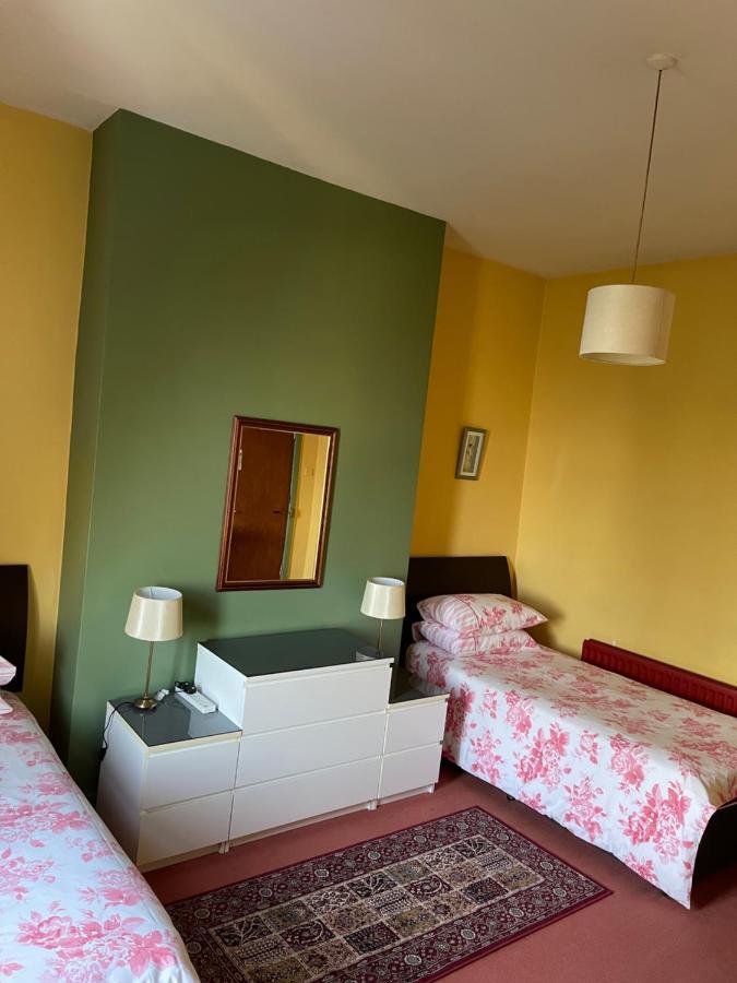 בלקברן Chimneys Guest House מראה חיצוני תמונה