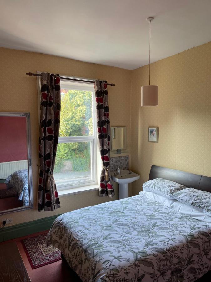 בלקברן Chimneys Guest House מראה חיצוני תמונה