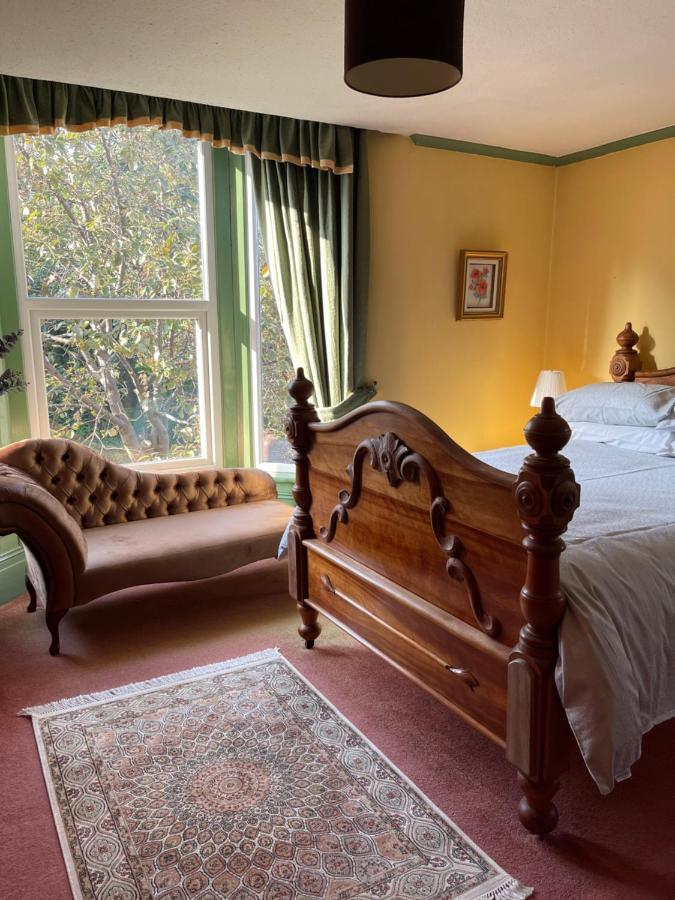 בלקברן Chimneys Guest House מראה חיצוני תמונה