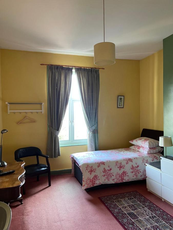 בלקברן Chimneys Guest House מראה חיצוני תמונה
